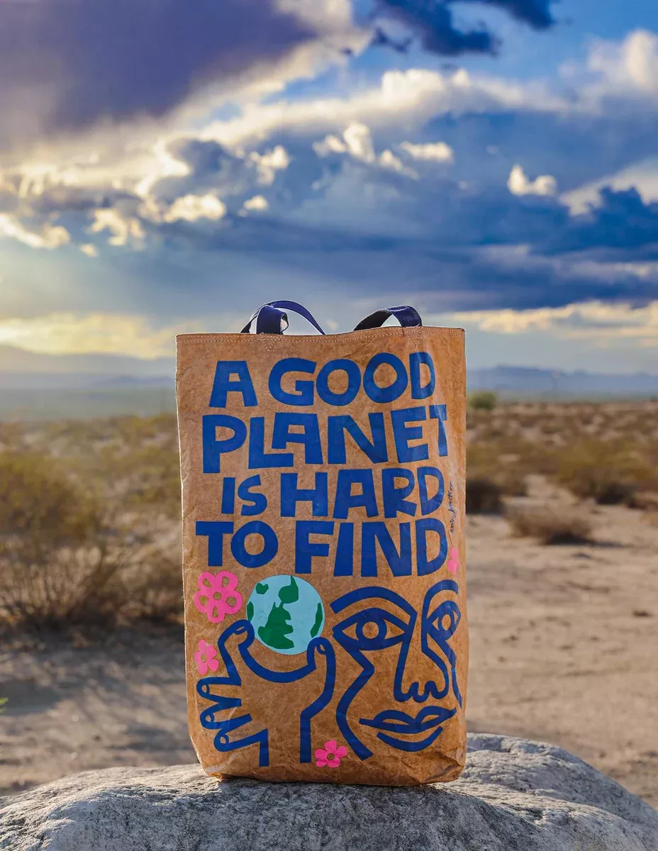 "A GOOD PLANET IS HARD TO FIND" Junker + SLW Tyvek bag